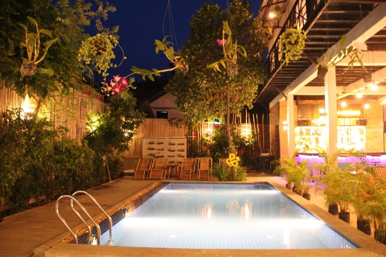 1953 Siem Reap Hostel Bagian luar foto